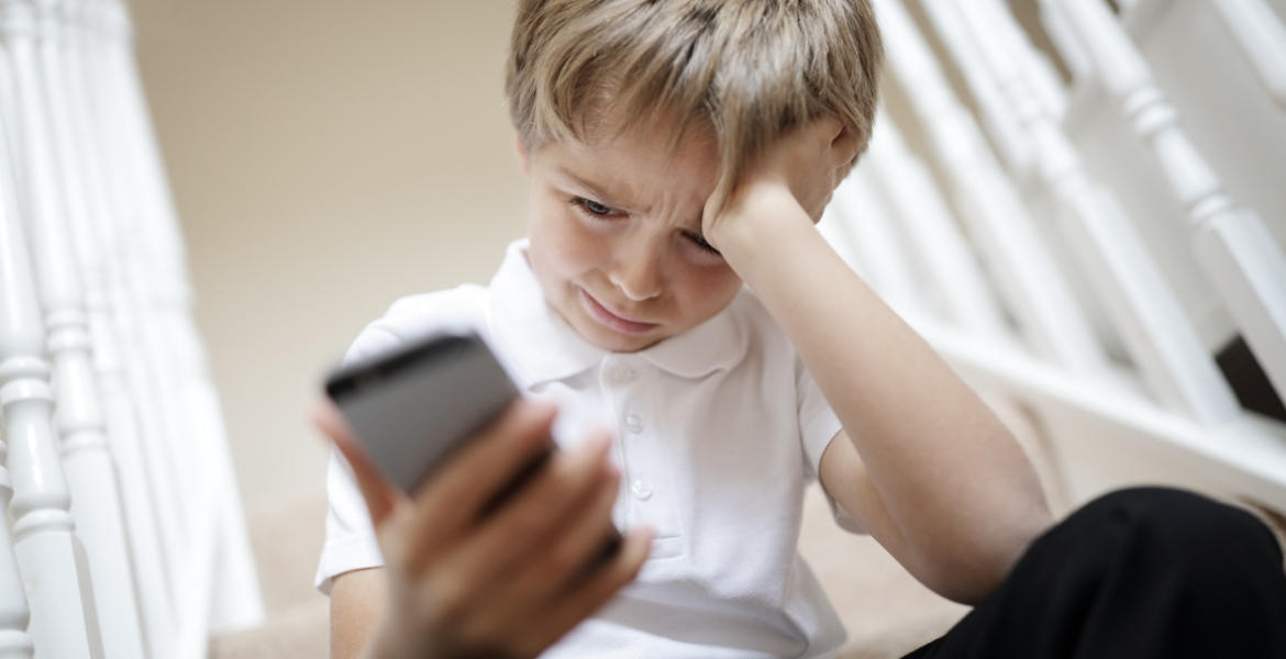 هذه مخاطر نشر الآباء صور الأطفال على الإنترنت