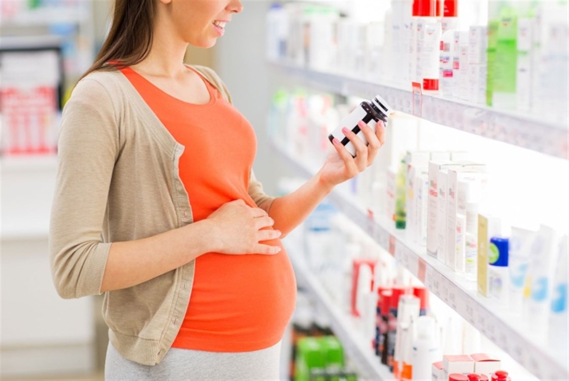 ما هي الأدوية التي يجب على الحامل تجنبها، وما أثرها على صحة الأم والجنين؟