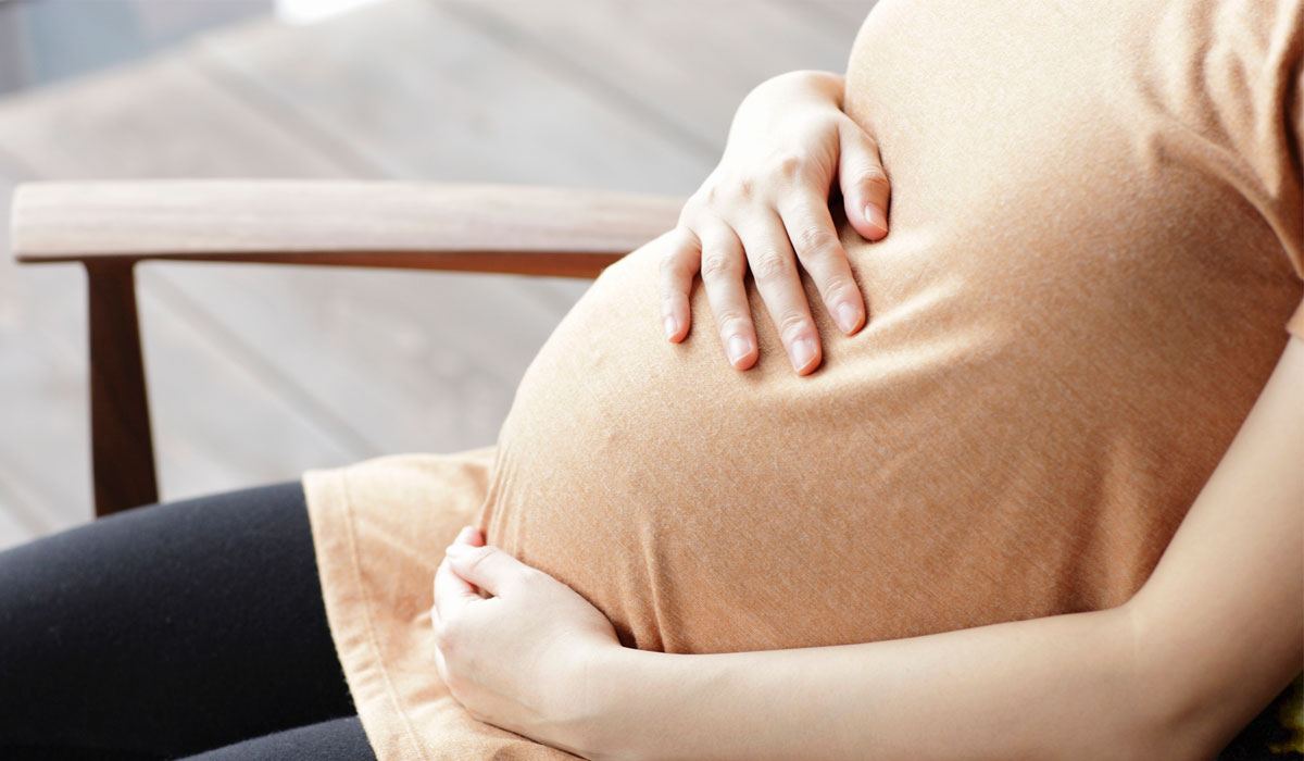 هل يشكل الصيام خطرا على صحة الحامل أو جنينها ؟